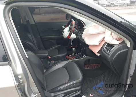 2019 Jeep Compass Trailhawk 4X4 from USA, damaged, VIN 3C4NJDDB5KT671739